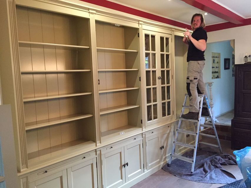 Betekenisvol Rechtsaf Uitsluiting Maatwerk Boekenkast met Glazen Deuren - Inndoors Boekenkasten - Collectie -  Inndoors